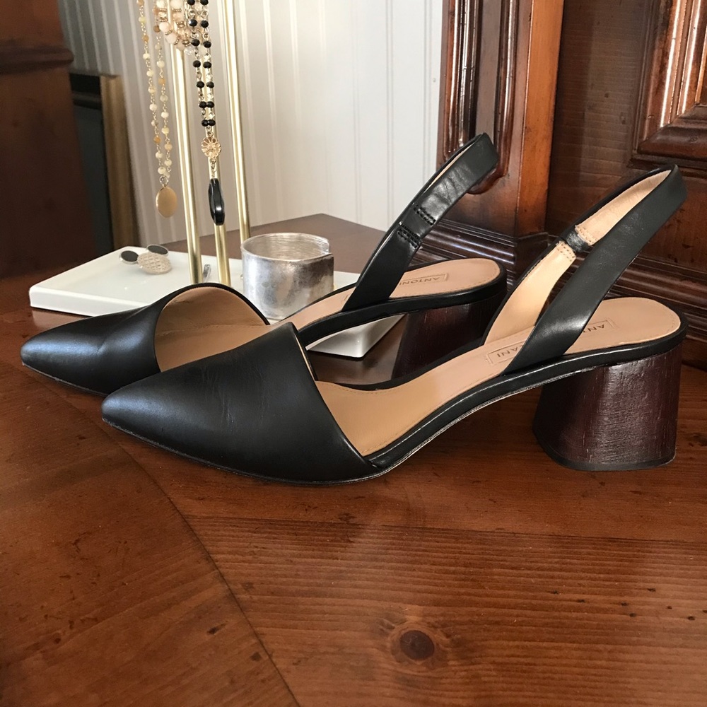 Antonio Melani black low heel shoe